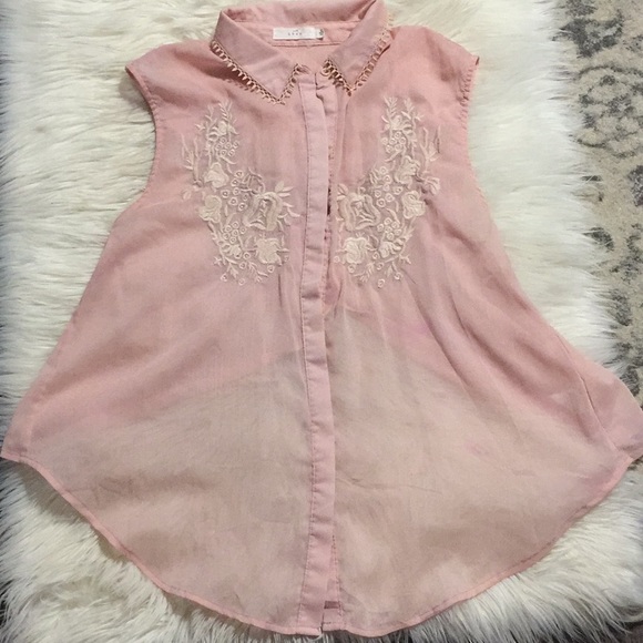 Lush Tops - 🦄2/30 Lush floral sheer embroidered shirt